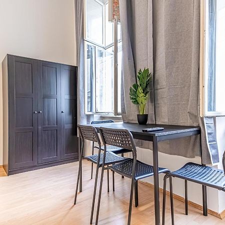 City-Linked 2Br Apartment Near Wiener Stadthalle Exterior photo